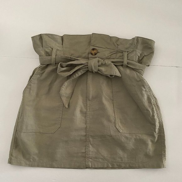 🔥HP🔥H&M DIVIDED Olive Green Skirt - Picture 1 of 6
